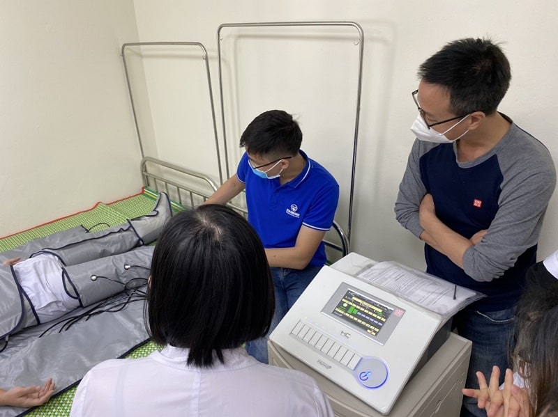 Máy nén ép trị liệu suy giãn tĩnh mạch HC LYMPHACTIVE may nen ep tri lieu suy gian tinh mach 2 - Máy nén ép trị liệu suy giãn tĩnh mạch HC LYMPHACTIVE