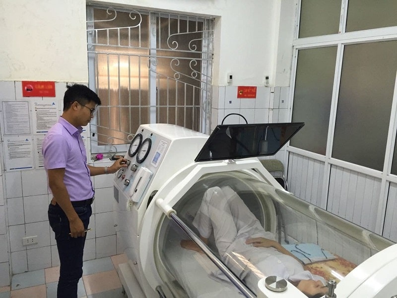 Oxy cao áp có tác dụng gì? Chỉ định và chống chỉ định điều trị Chay oxy cao ap co tac dung gi - Oxy cao áp có tác dụng gì? Chỉ định và chống chỉ định điều trị