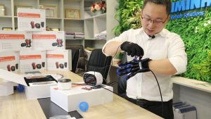 Găng tay tập phục hồi chức năng - Thiết bị cần thiết cho người bị tai biến Găng tay tập phục hồi chức năng - Thiết bị cần thiết cho người bị tai biến