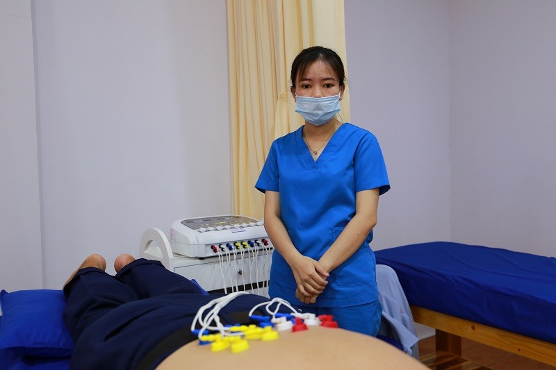 Thiết bị ứng dụng trong điều trị vật lý trị liệu thoát vị đĩa đệm dieu tri vat ly tri lieu thoat vi dia dem 6 - Thiết bị ứng dụng trong điều trị vật lý trị liệu thoát vị đĩa đệm