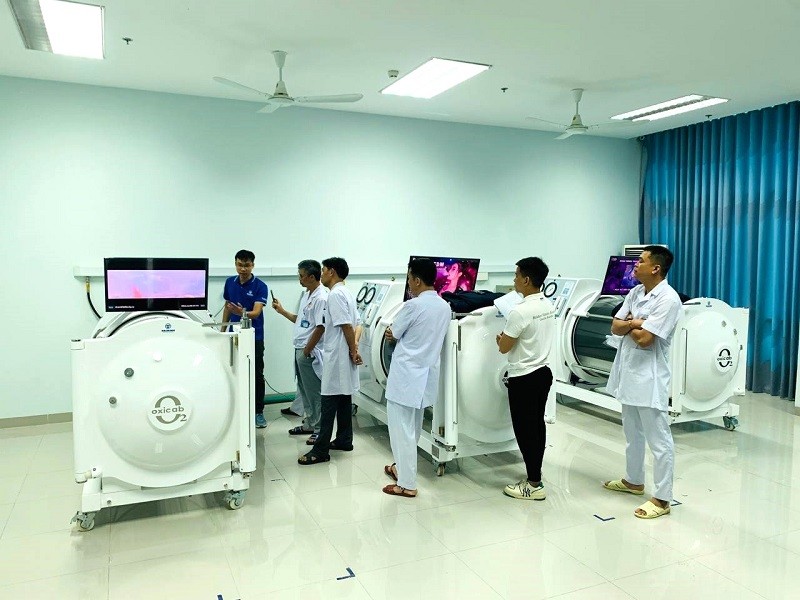 ban giao thiet bi 15 - B&agrave;n giao thiết bị c&ocirc;ng nghệ cao v&agrave; hệ thống oxy cao &aacute;p cho Bệnh viện Qu&acirc;n Y 87