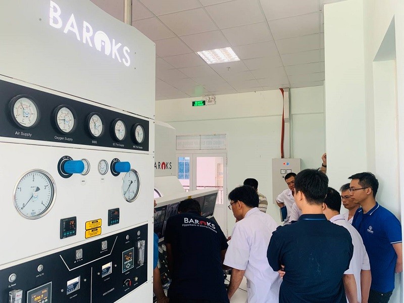 ban giao thiet bi 31 - B&agrave;n giao thiết bị c&ocirc;ng nghệ cao v&agrave; hệ thống oxy cao &aacute;p cho Bệnh viện Qu&acirc;n Y 87