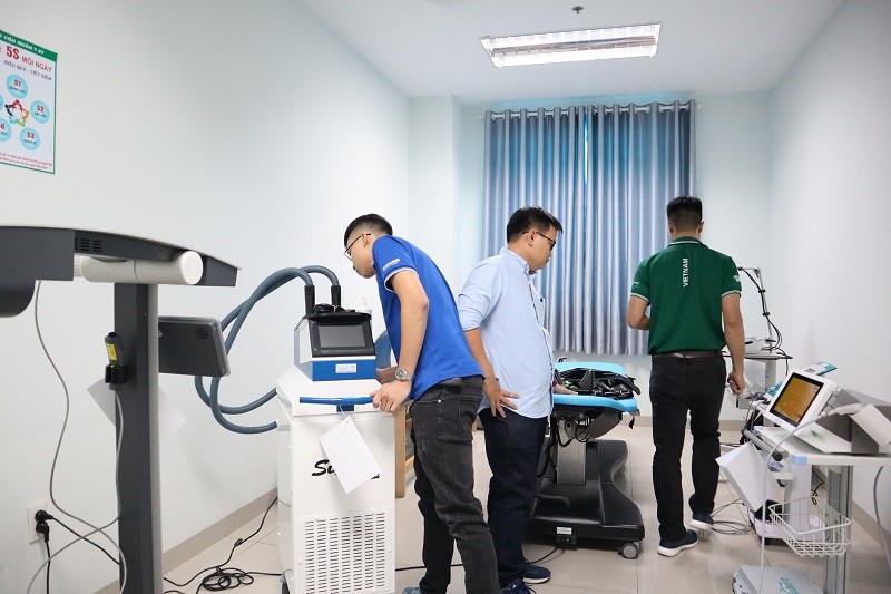 ban giao thiet bi 7 - B&agrave;n giao thiết bị c&ocirc;ng nghệ cao v&agrave; hệ thống oxy cao &aacute;p cho Bệnh viện Qu&acirc;n Y 87