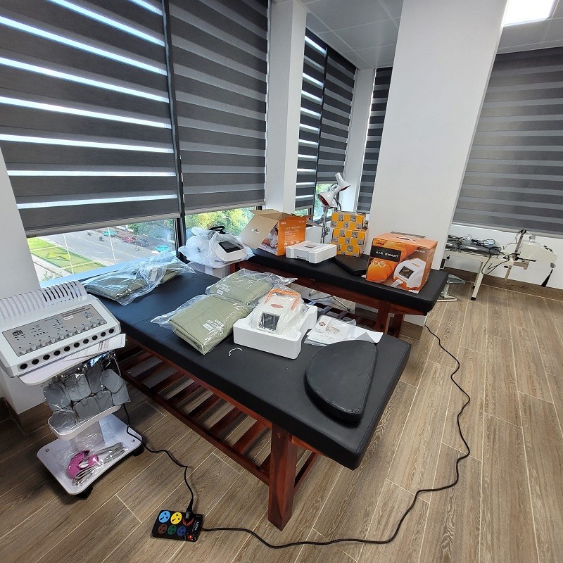 ban giao thiet bi setup phong kham 2 - B&agrave;n giao thiết bị chất lượng - setup ph&ograve;ng kh&aacute;m chuy&ecirc;n nghiệp, tận t&acirc;m