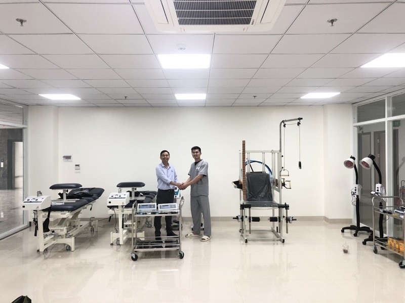 ban giao thiet bi setup phong kham 6 - B&agrave;n giao thiết bị chất lượng - setup ph&ograve;ng kh&aacute;m chuy&ecirc;n nghiệp, tận t&acirc;m
