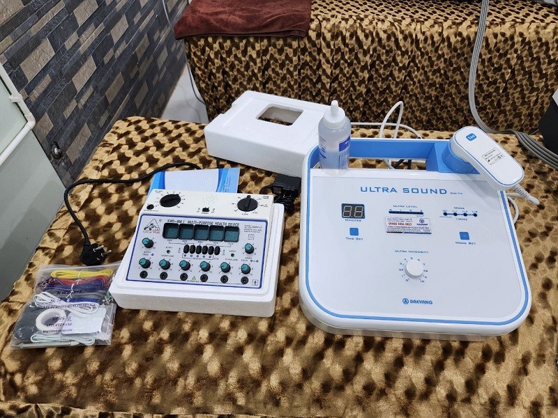 trang bi may sieu am dieu tri 2 - Trang bị m&aacute;y si&ecirc;u &acirc;m cho bệnh viện, ph&ograve;ng kh&aacute;m v&agrave; c&aacute;c cơ sơ y tế