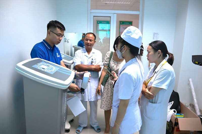 lieu phap dien tri lieu khong tiep xuc vas 07 2 - Giảm đau nhanh ch&oacute;ng bằng liệu ph&aacute;p điện trị liệu kh&ocirc;ng tiếp x&uacute;c VAS-07