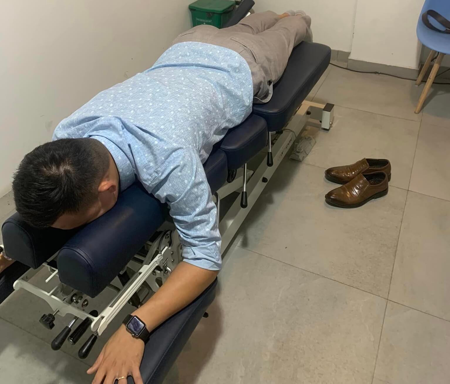 giuong nan chinh cot song chiropractic - Giường t&aacute;c động cột sống chiropractic: Giải ph&aacute;p tối ưu cho trị liệu cột sống