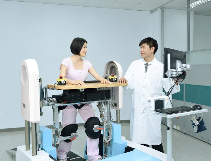 robot tap dang di - Khung tập đi d&agrave;nh cho người tai biến