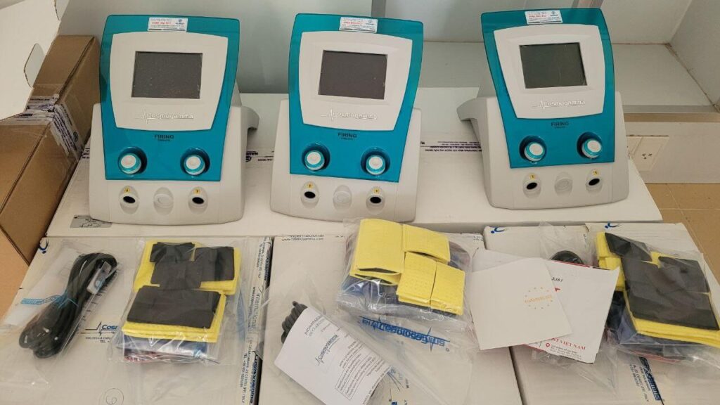 may dien xung 1024x576 - Điều Trị Đau Thần Kinh Li&ecirc;n Sườn Bằng M&aacute;y Vật L&yacute; Trị Liệu