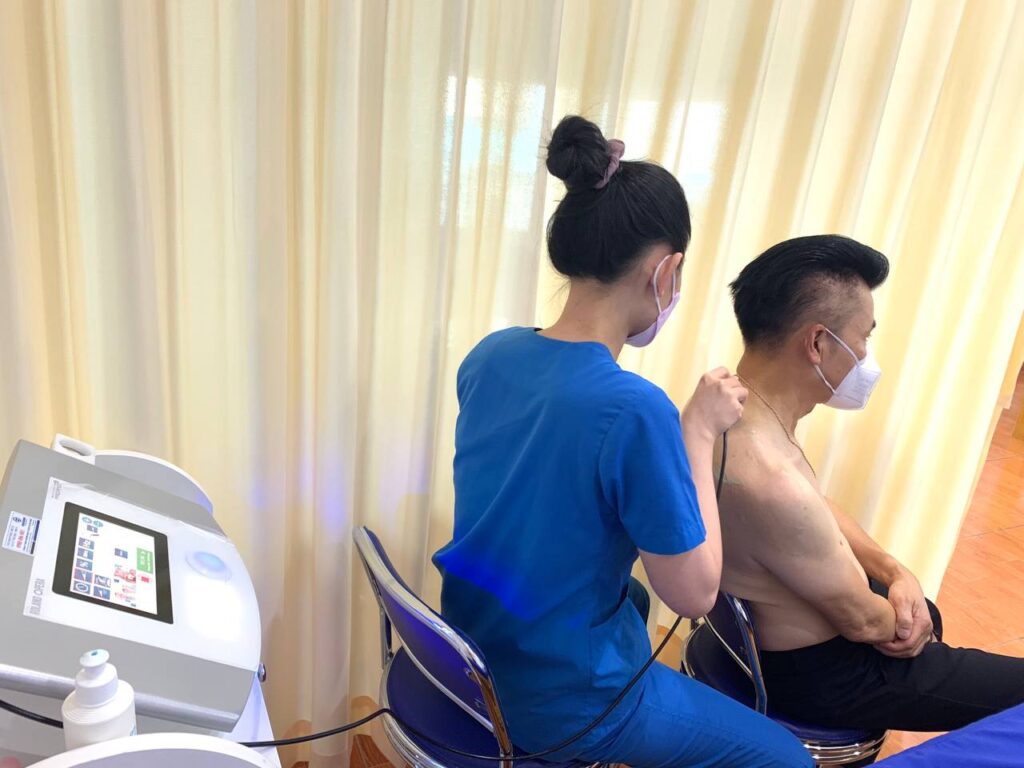 quy trinh tri lieu 1024x768 - Phương ph&aacute;p điều trị vi&ecirc;m g&acirc;n bằng vật l&yacute; trị liệu