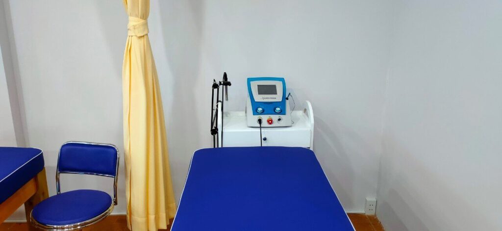cach su dung may laser tri lieu 1024x471 - Hướng Dẫn Sử Dụng Laser Trị Liệu An To&agrave;n