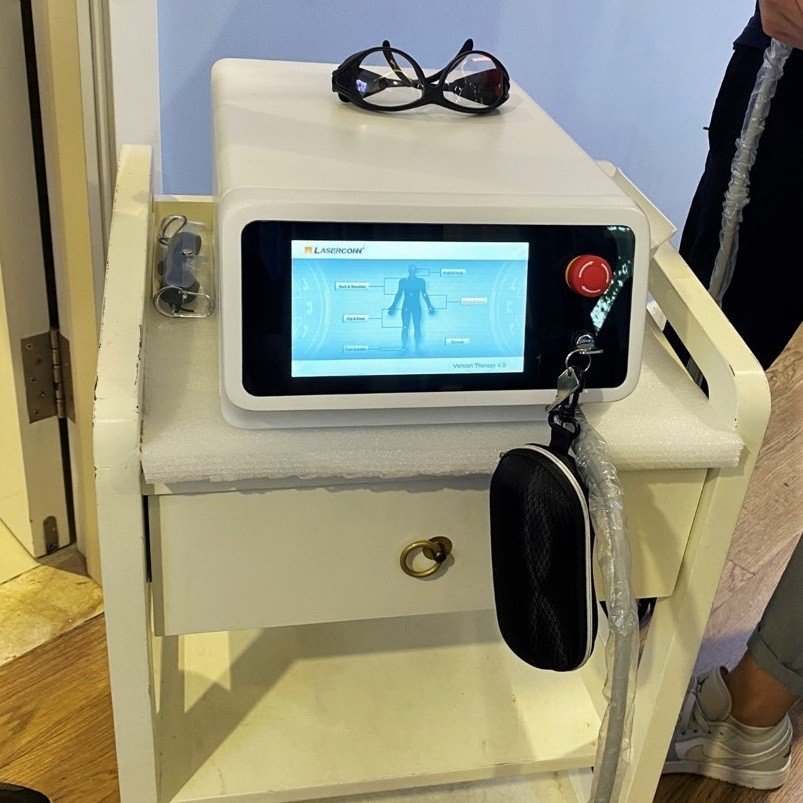 may laser tri lieu - Phương ph&aacute;p điều trị b&agrave;n ch&acirc;n bẹt bằng vật l&yacute; trị liệu
