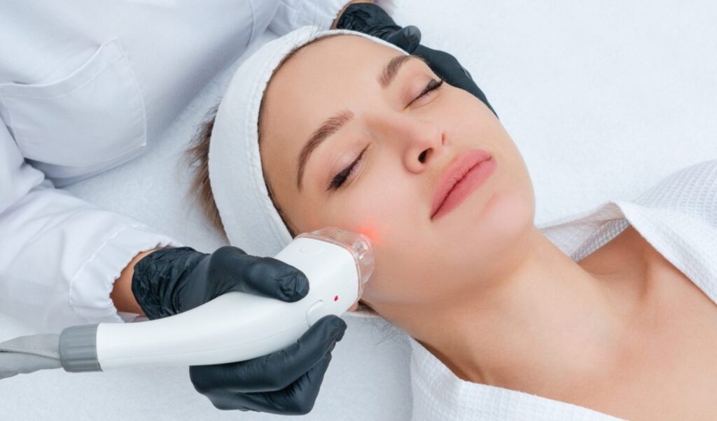 ung dung laser cong suat thap lam dep 1024x602 - So s&aacute;nh Laser Trị Liệu C&ocirc;ng Suất Thấp v&agrave; C&ocirc;ng Suất Cao