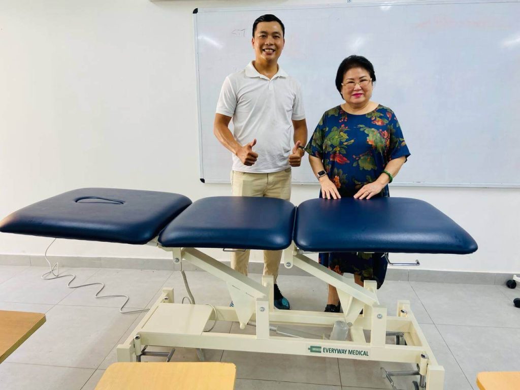 mau ban kham san phu khoa hien dai 2 1024x768 - Mẫu b&agrave;n kh&aacute;m sản phụ khoa hiện đại, chuy&ecirc;n dụng