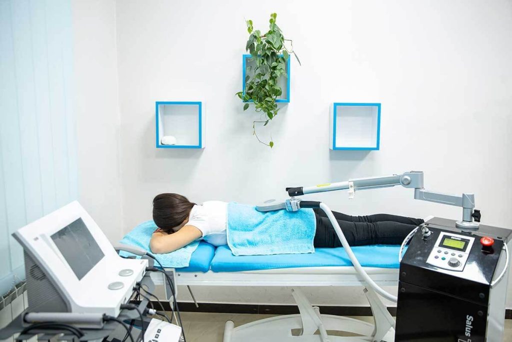 tac dung cua may tu truong sieu dan 1024x683 - Từ trường si&ecirc;u dẫn l&agrave; g&igrave; v&agrave; ứng dụng trong vật l&yacute; trị liệu