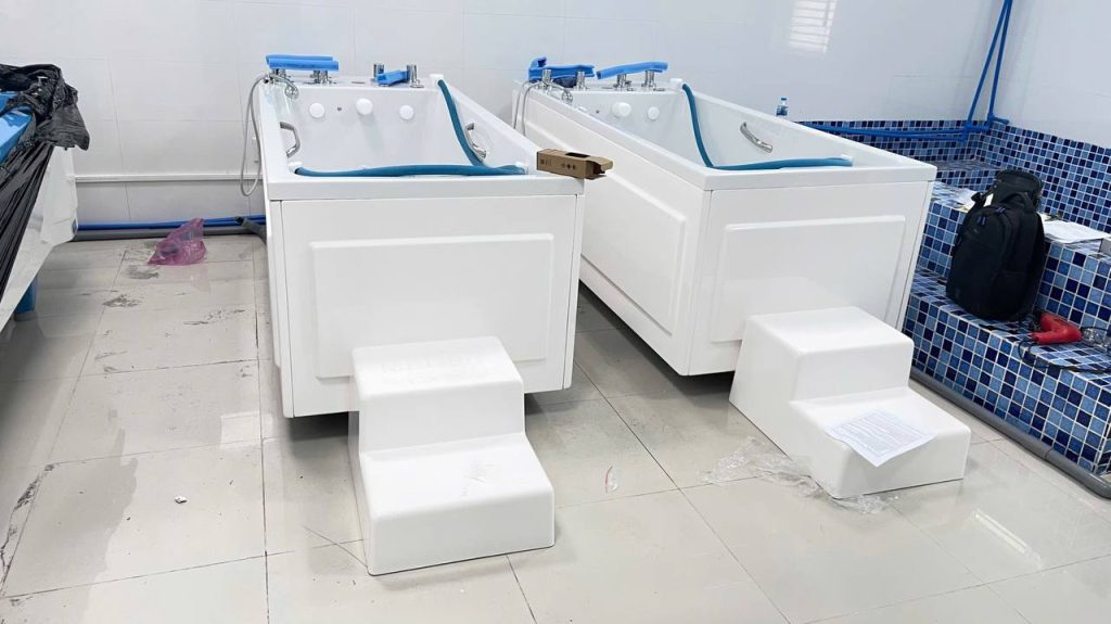 ky thuat dieu tri bang bon tam dien 1 chieu 1 1024x575 - Kỹ thuật điều trị bằng bồn tắm điện 1 chiều