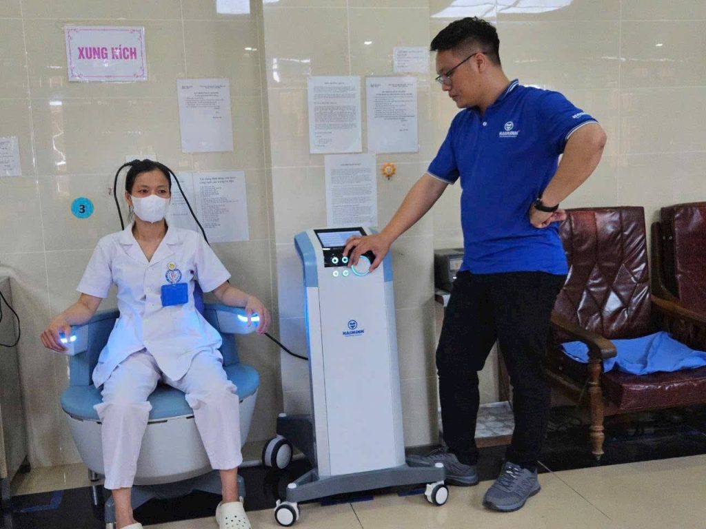 may tap co san chau 1024x768 - Điều trị phục hồi xương chậu sau sinh bằng vật lý trị liệu