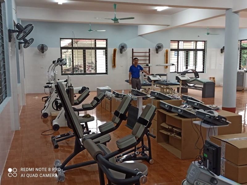 thiet bi tap khop hang - Vật l&yacute; trị liệu khớp h&aacute;ng &ndash; Phục hồi chức năng v&agrave; c&aacute;c b&agrave;i tập hiệu quả