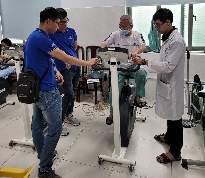 xe dap tap phuc hoi khop hang - Vật l&yacute; trị liệu khớp h&aacute;ng &ndash; Phục hồi chức năng v&agrave; c&aacute;c b&agrave;i tập hiệu quả