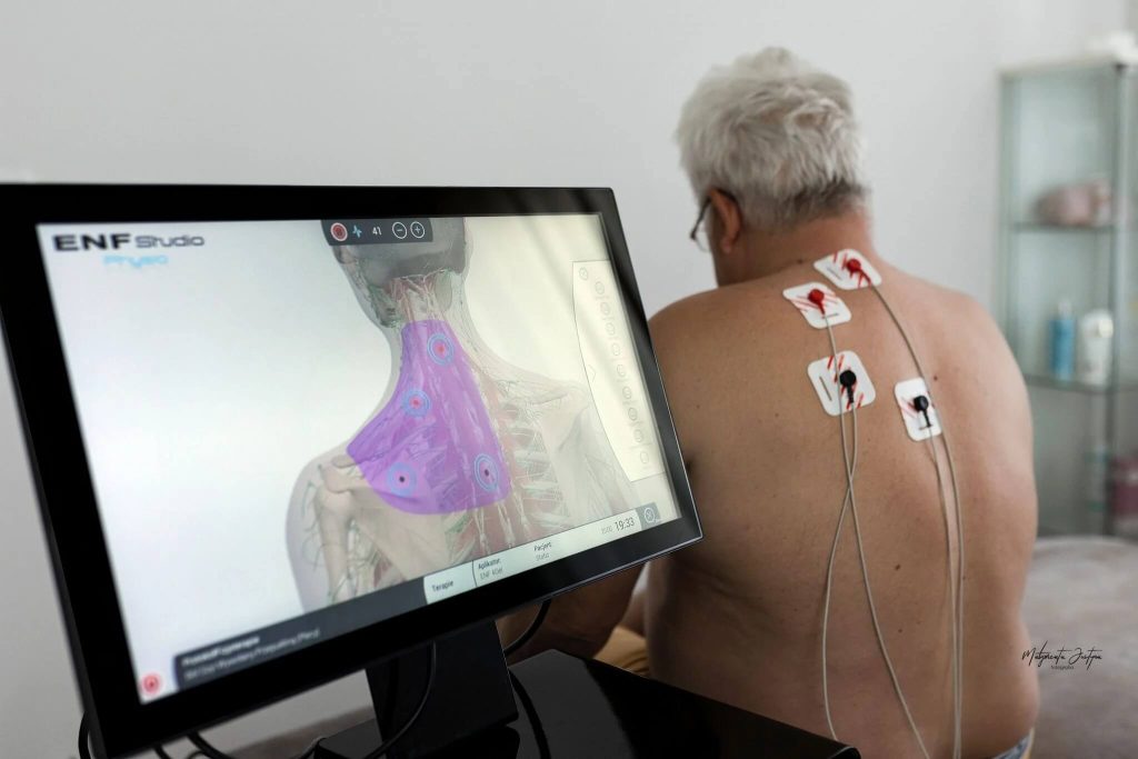 ENF Studio 1024x683 - Quy tr&igrave;nh điện ch&acirc;m điều trị vi&ecirc;m quanh khớp vai