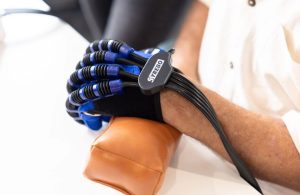 Găng tay robot tập phục hồi chức năng Găng tay robot tập phục hồi chức năng