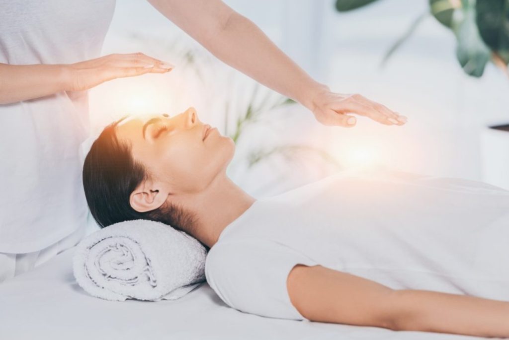 phuong phap tri lieu reiki 1024x685 - Phương ph&aacute;p trị liệu Reiki