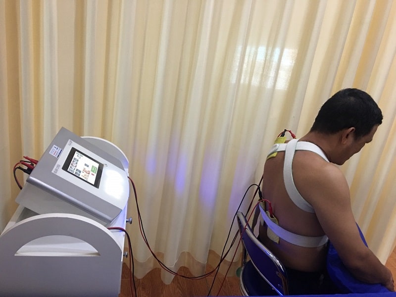 vat ly tri lieu gu lung 2 - Vật L&yacute; Trị Liệu G&ugrave; Lưng C&oacute; Hết Kh&ocirc;ng? Lộ Tr&igrave;nh, B&agrave;i Tập V&agrave; Sai Lầm Thường Gặp